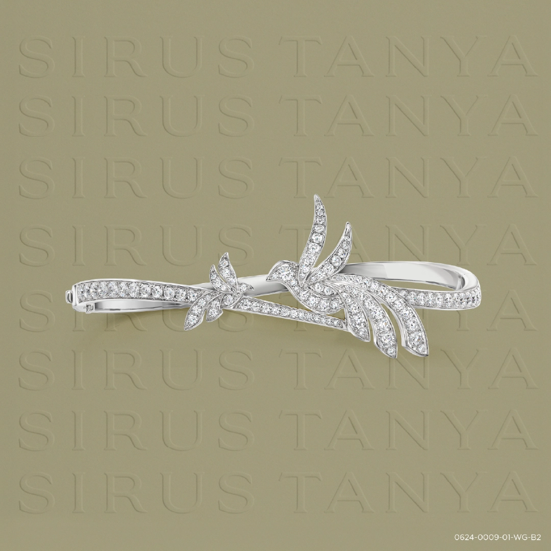 Ava Bangle