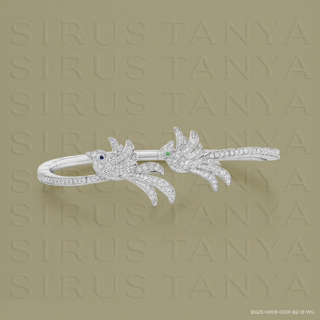 Ava Bangle